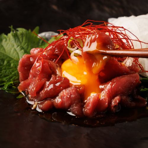 Delicious horse meat yukke from Kumamoto prefecture, with freshness and high-quality flavor!