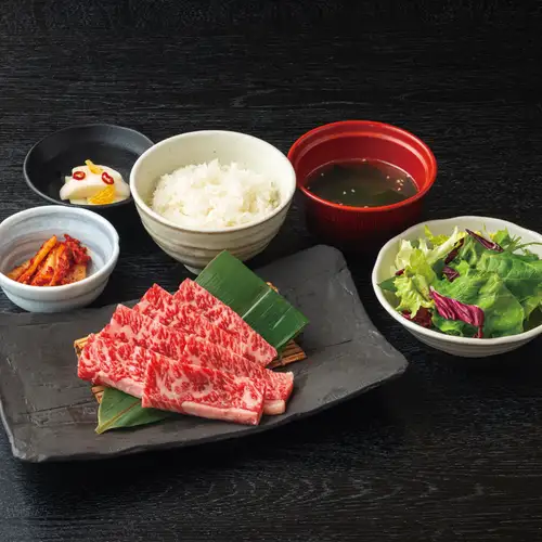 A variety of lunch menus unique to a yakiniku (Japanese BBQ) restaurant!