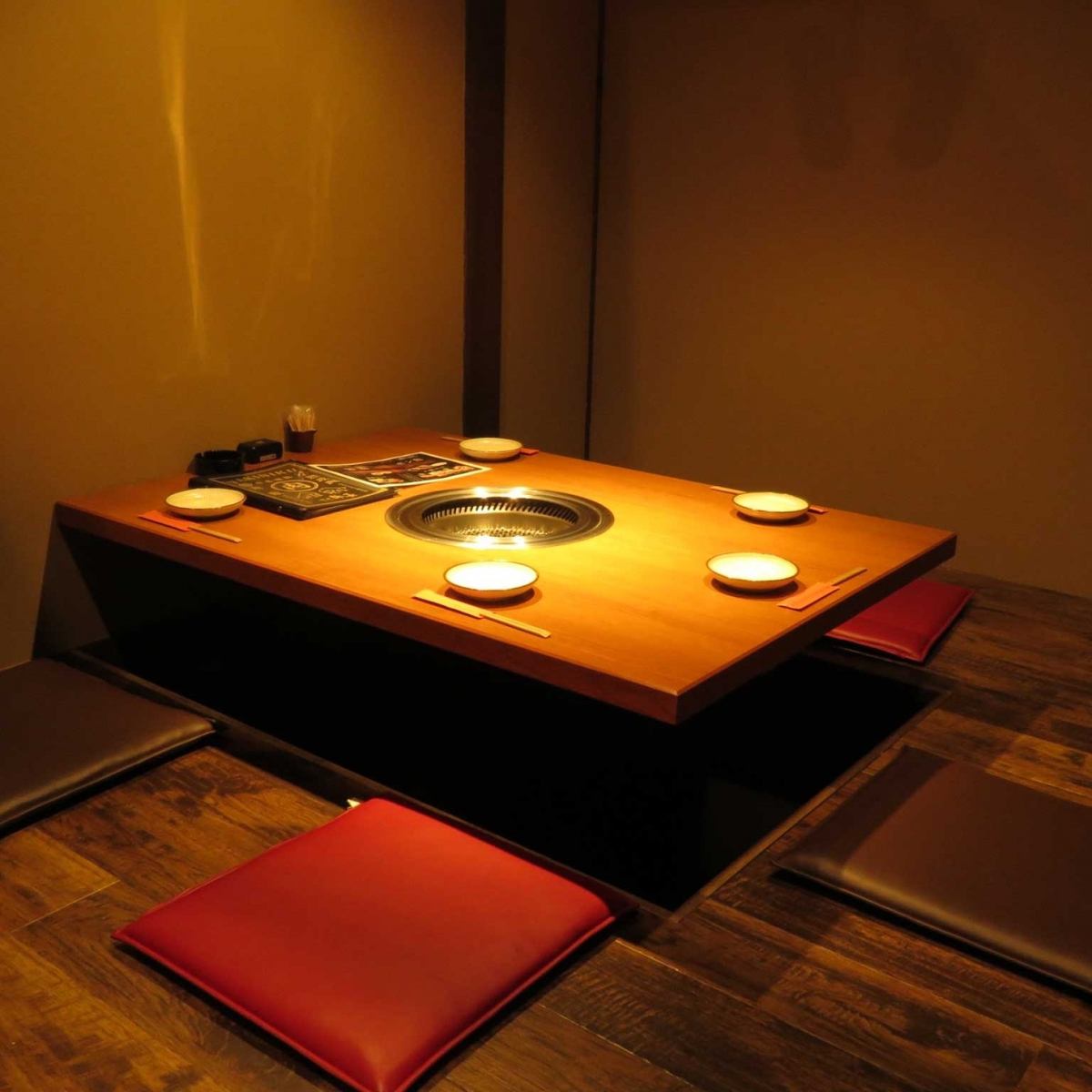 広々とした店内、個室のお部屋など贅沢な空間をご堪能ください