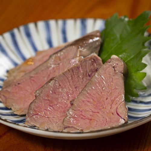 Beef heart sashimi (beef heart)
