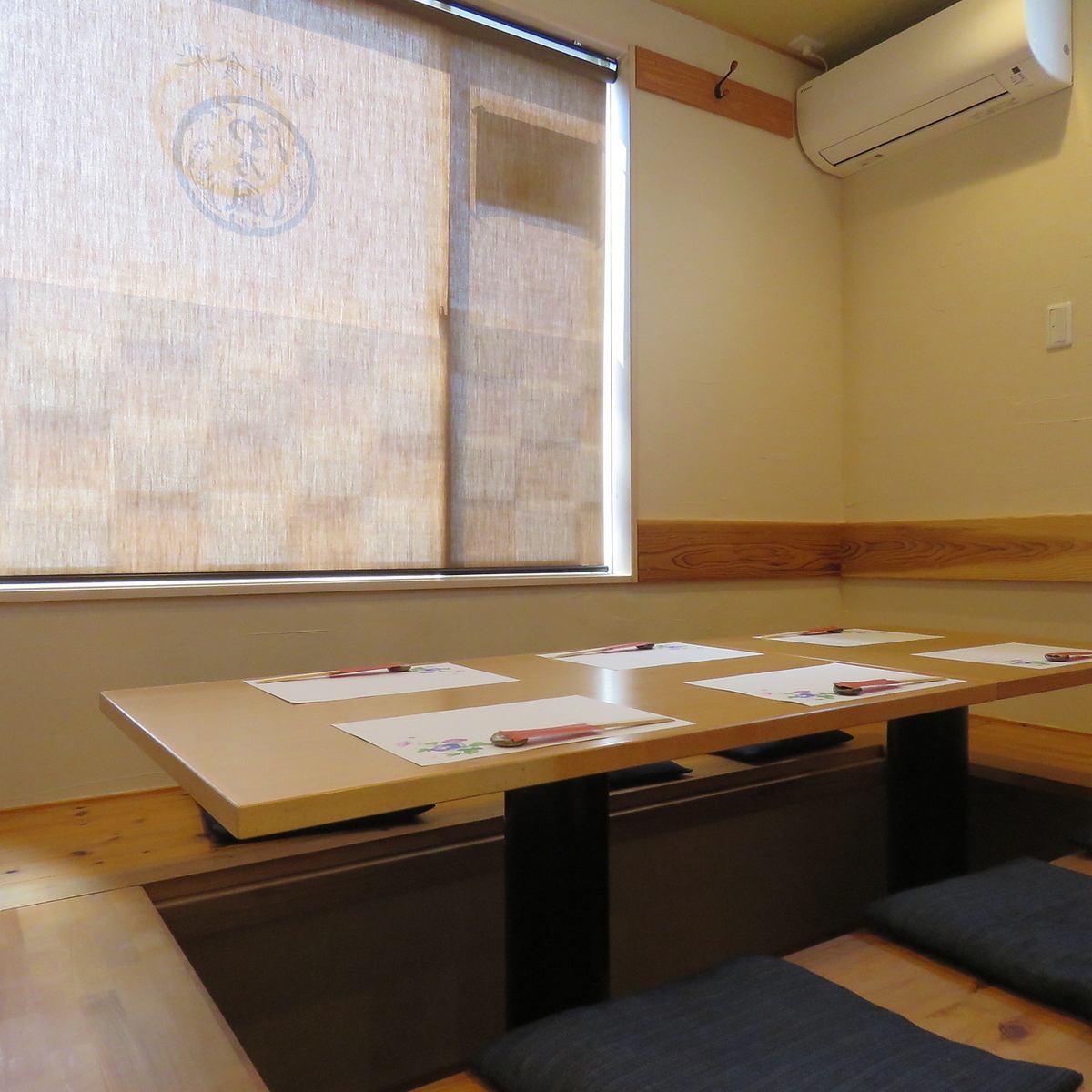 The tatami room can be used by 3 to 12 people.Come to a banquet slowly
