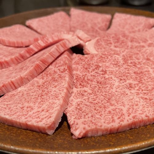 8/1ニューオープン！肉の卸が手掛ける焼肉店。