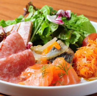 前菜の盛り合わせ レギュラーサイズ