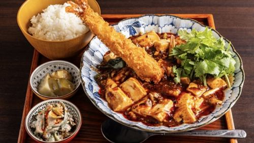 附米饭和两道小菜