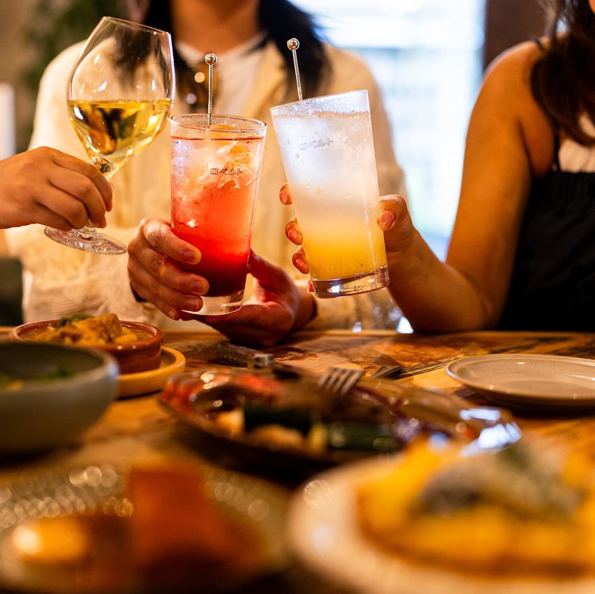 女子会にぴったりの料理ラインナップとインテリアです♪