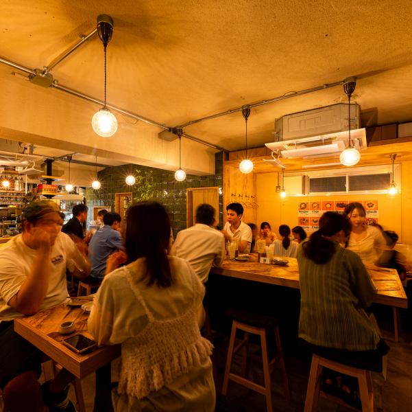 ペア向けのカウンター席&女子会・会社利用向けテーブル席◎2人掛けテーブル席もご用意しており、少人数での集まりに最適です!本格的なイタリアンを楽しみながら、リラックスした時間を過ごせます♪