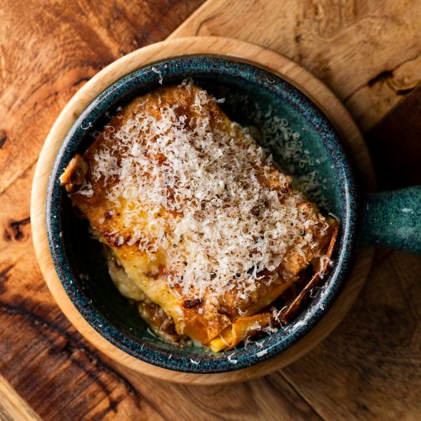 【イチオシメニュー◆自家製の温かさ、心を満たす一皿】手打ちの自家製麺で作る手作りラザニア 800円税込