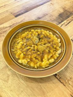 牡蠣と白いんげん豆のソース カラスミがけ