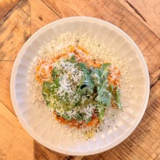 タリアテッレ～サルシッチャと春菊のトマトソース～