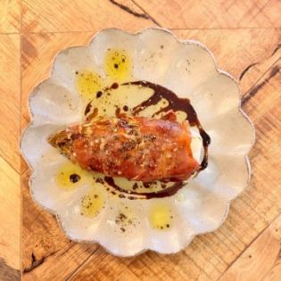 生ハムを巻いたチコリのオーブン焼き