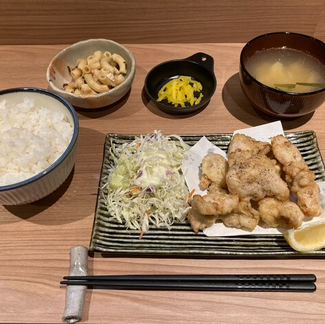 ランチ営業しております♪