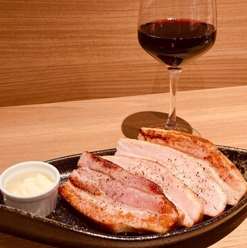 落ち着いた雰囲気の中で絶品の料理を味わうことができます！