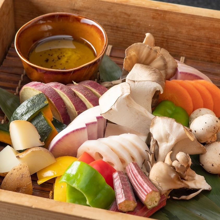 Steamed steamer, where you can enjoy the original taste of vegetables, is a must-try item.