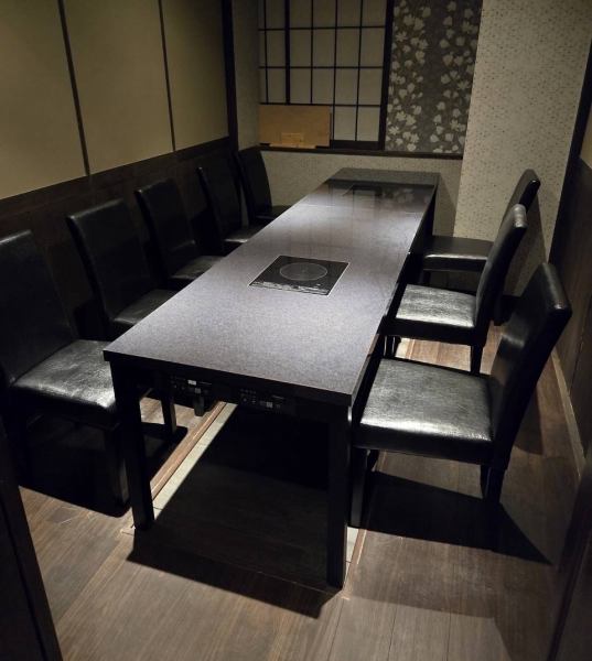 大人数はもちろん、少人数でのお食事に、も向いております。