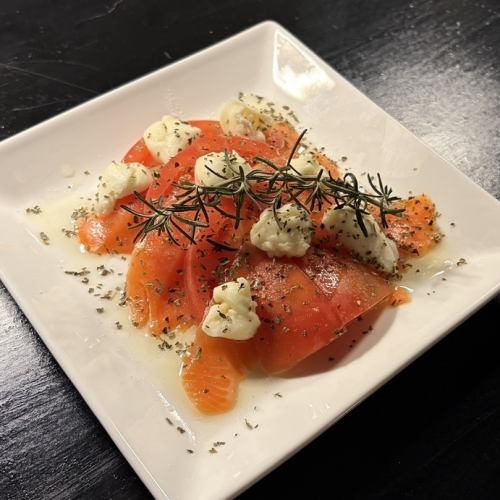 サーモンカプレーゼ