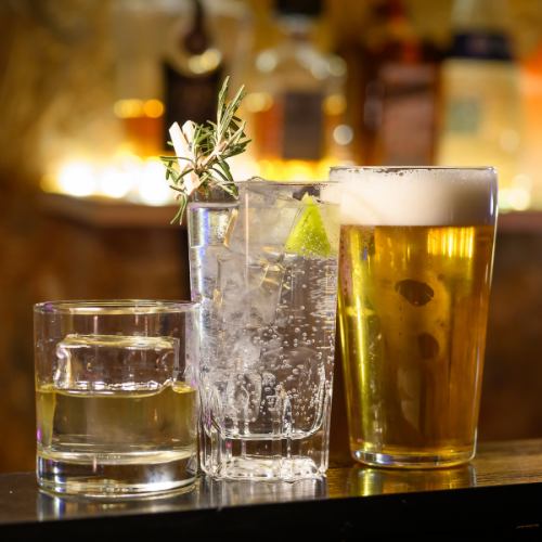 お一人お一人の好みを聞いて、カクテルをつくります♪