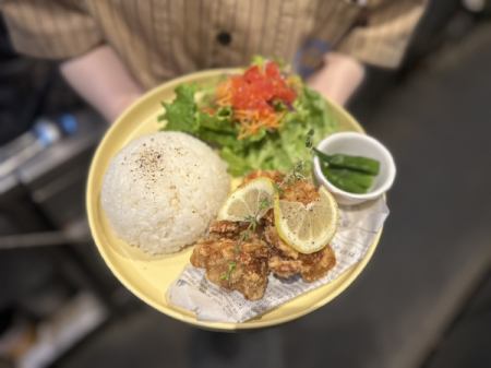 こんにちは　モノグランデ　栄店です。