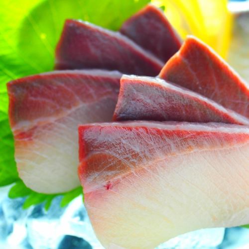 Seasonal fish sashimi