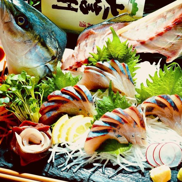 【丰富的创意日本料理和信州料理】我们的创意菜肴与清酒完美搭配。请享用信州的时令食材！