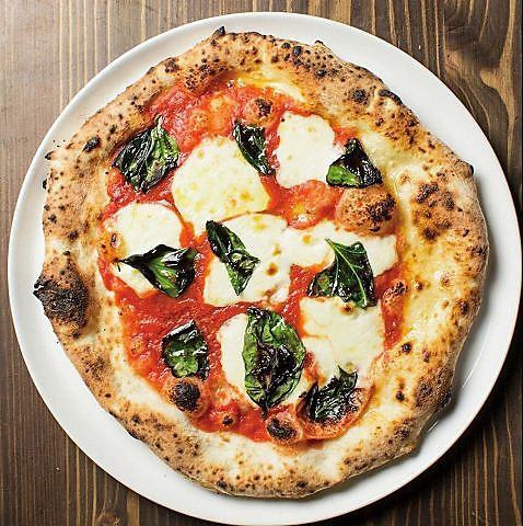 Authentic kiln-baked Neapolitan pizza