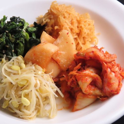 Kimchi & Namul serving (small)