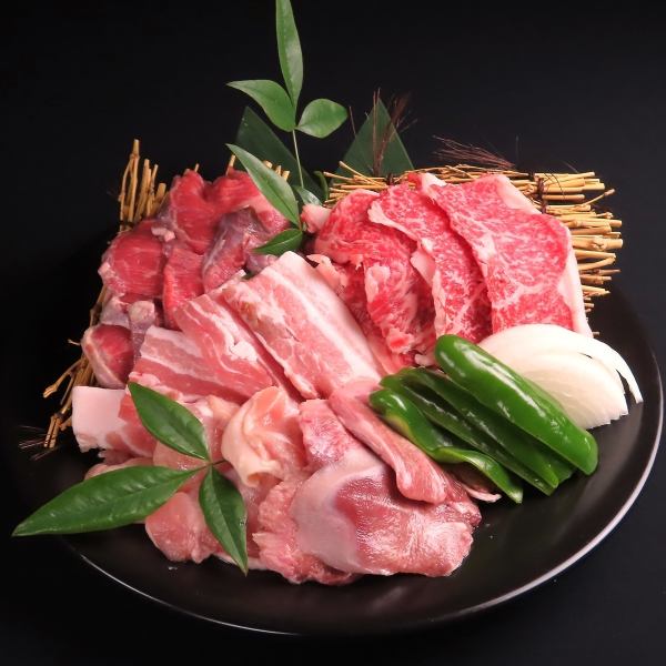 [Eight's new value platter set] A variety of Japanese black beef short ribs, black pork skirt steak, etc. from 1,580 yen per person