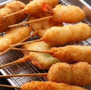 揚げたて串カツ食べ飲み放題で満腹に！3500円と超お得！
