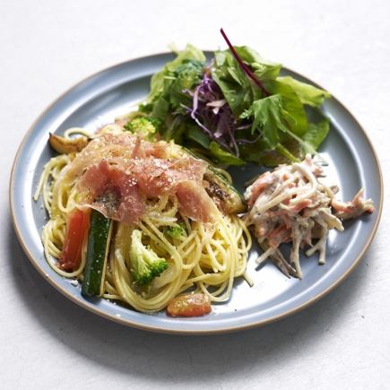 [Great Value Pasta Plate] Pasta + Salad + Deli {3 items total} 1,320 yen (tax included)