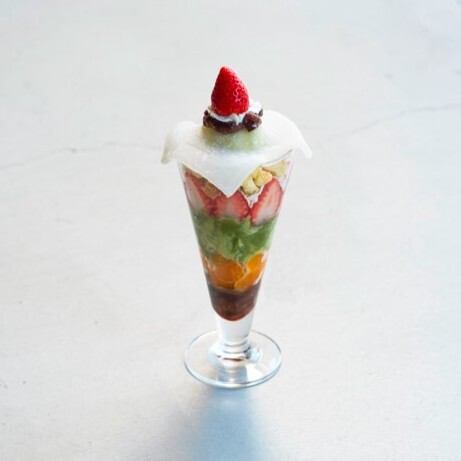 《WINTER SWEETS》【Limited time offer (until early March)】Strawberry and Matcha Daifuku Parfait