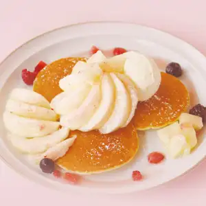Peach-filled pancakes