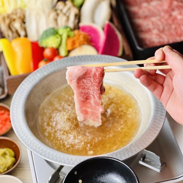 [Guaranteed private room♪ All-you-can-drink for 3 hours even on weekends!!] 8-course “Monthly Course” with your choice of soup stock and beef shabu-shabu, 4,000 yen