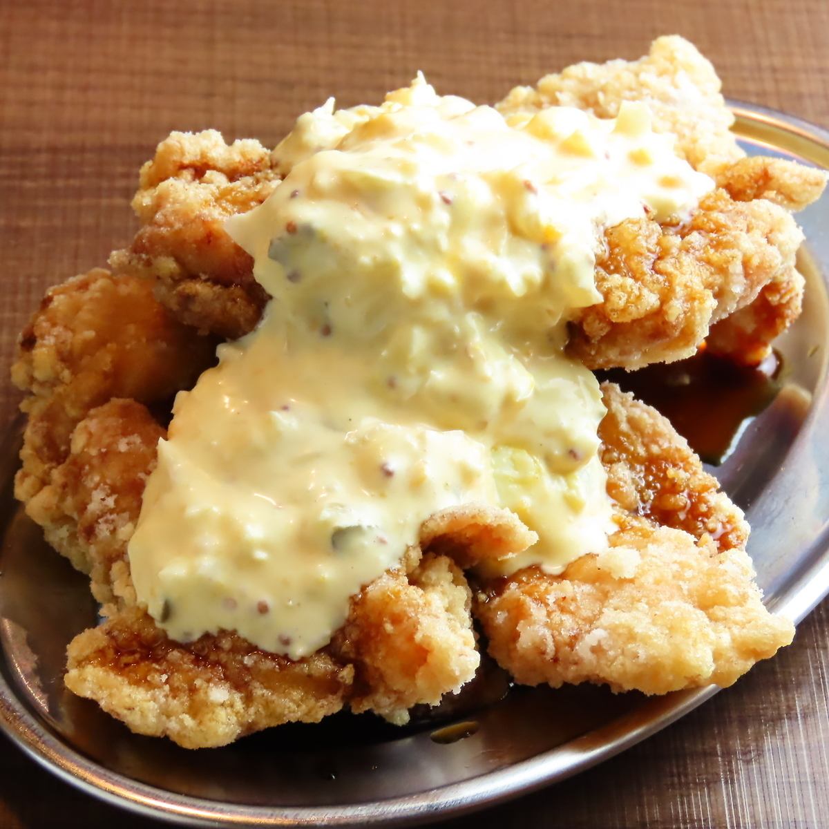 自慢の餃子とザンギ！定食も充実！