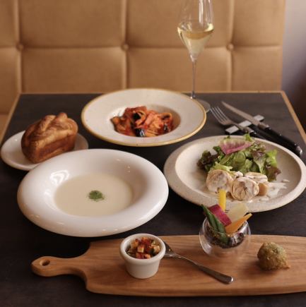  【女子会やママ友パーティーに】食後のドリンク、デザート付計8品の大満足お値打ちランチコース