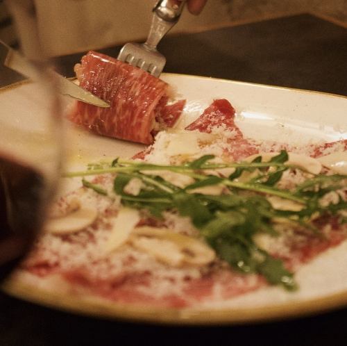 和牛特選赤身のカルパッチョ