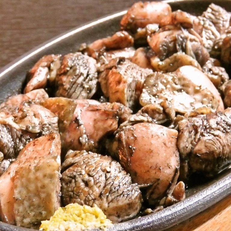 炭火焼など地頭鶏メニューが充実♪香ばしく旨みたっぷりの味わい