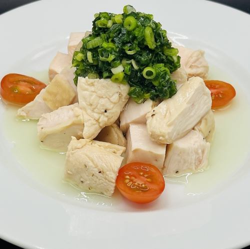 柔らか蒸し鶏　【青葱ソース】