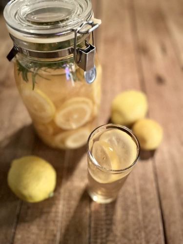 수제 시럽의 알코올/논알음료가 충실