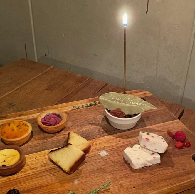 誕生日やデートに記念日プレート1650円♪お洒落な店内でお祝い♪