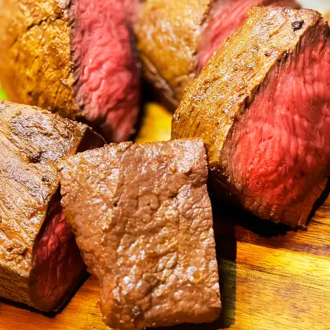 《贅沢》デザート付♪ドーンとボリューム◎牛肉のグリル＆トマトペンネ8品＋120分[飲放]⇒5000円