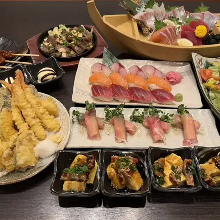 【海鮮を堪能　2時間飲み放題付き】牛ステーキや天ぷら盛合せも楽しめる 全9品5000円コース