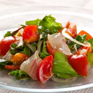 Ripe tomato and steamed chicken salad ~Bobang chicken dressing~