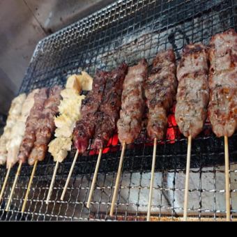 [You should try the offal skewers only available at our store] Beef skewers