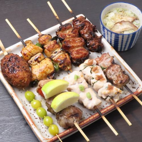 【創業50年の継ぎ足しタレで味わう伝統串焼き】各種200円(税込)～