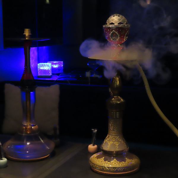 You can use it for various occasions, whether you come after drinking alcohol or just come to drink from the beginning. We also have a wide selection of drinks on the menu, so you can have an even more fulfilling time by enjoying your favorite drink along with your shisha.Enjoy a special moment while chatting with your friends.