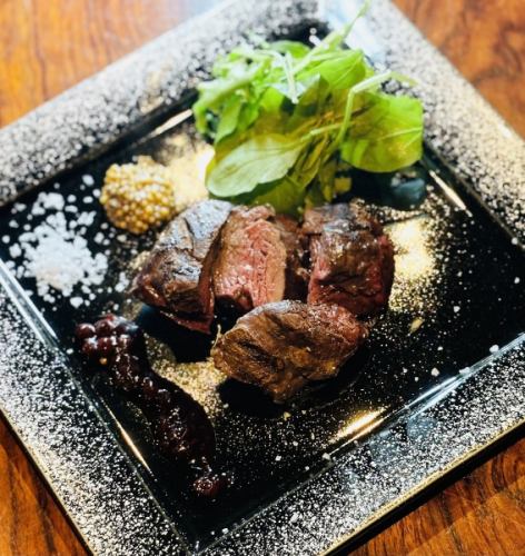 羆肉のステーキ