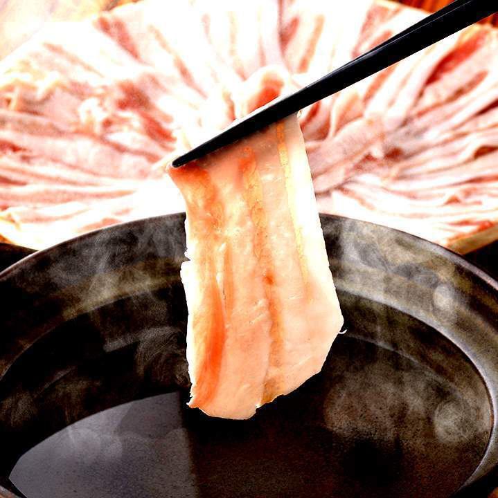 宮古島から直送！店内の熟成庫で食べ頃まで寝かせた食材は必見！