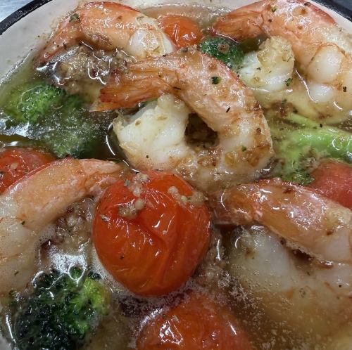 エビとブロッコリーのアヒージョ