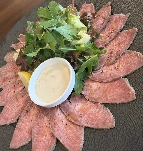 牛タンのローストビーフ