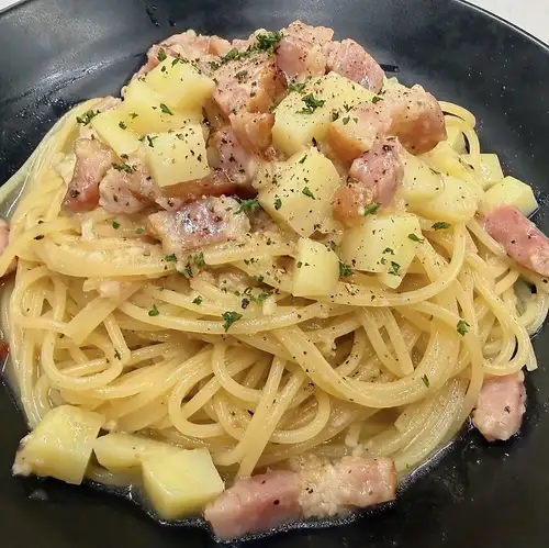 ベーコンと長生村産じゃがいものジャーマンポテトスパゲッティ