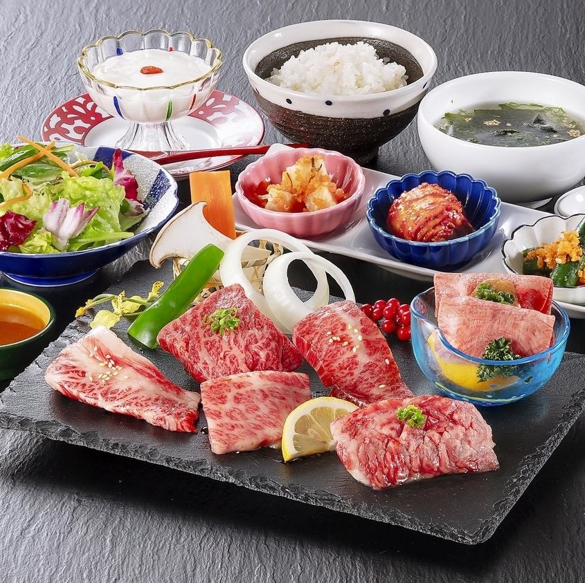 平日と週末で異なるメニュー♪黒毛和牛が楽しめる肉膳で乾杯♪